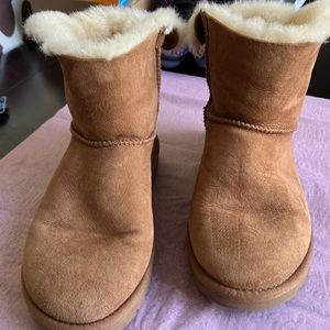 UGG Size 7 Tan Mini Bailey Bow ll Boot
